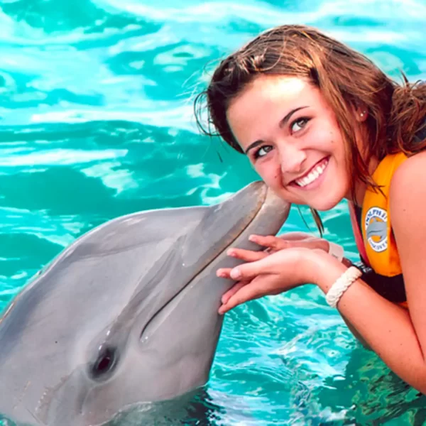 Encuentro con Delfines 🐬 en ISLA MUJERES Tour Familiar - Image 8
