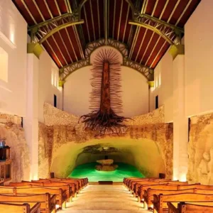 Iglesia-Catolica-Xcaret.webp