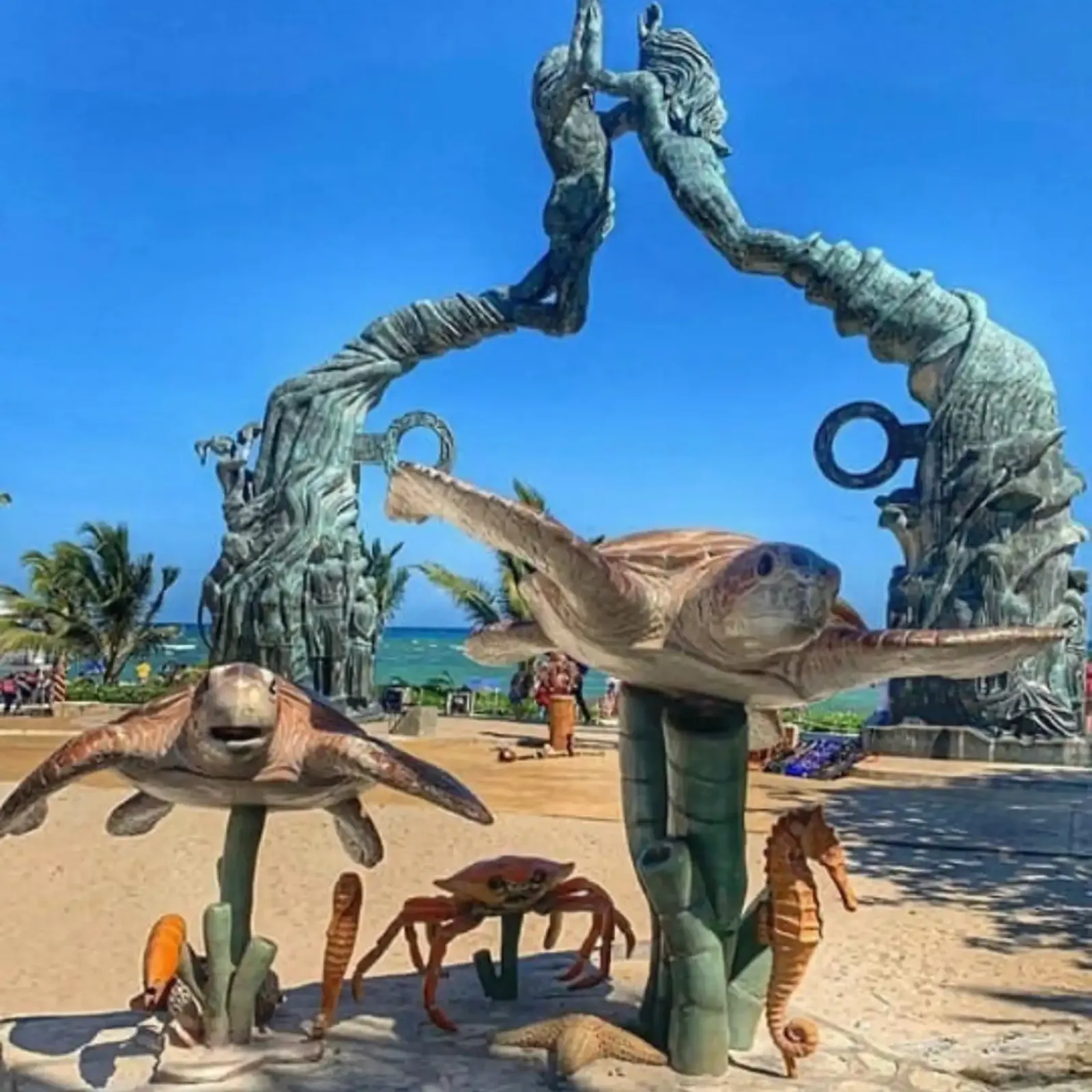 Sea turtle sculptures in front of the Portal Maya in Playa del Carmen